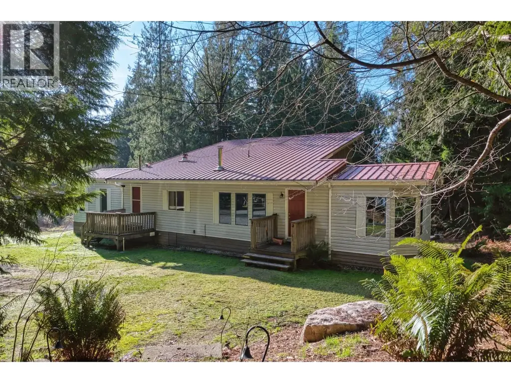 7103 Sechelt Inlet Road, Sechelt