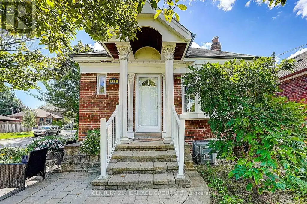 441 Rimilton Avenue, Toronto (Alderwood)