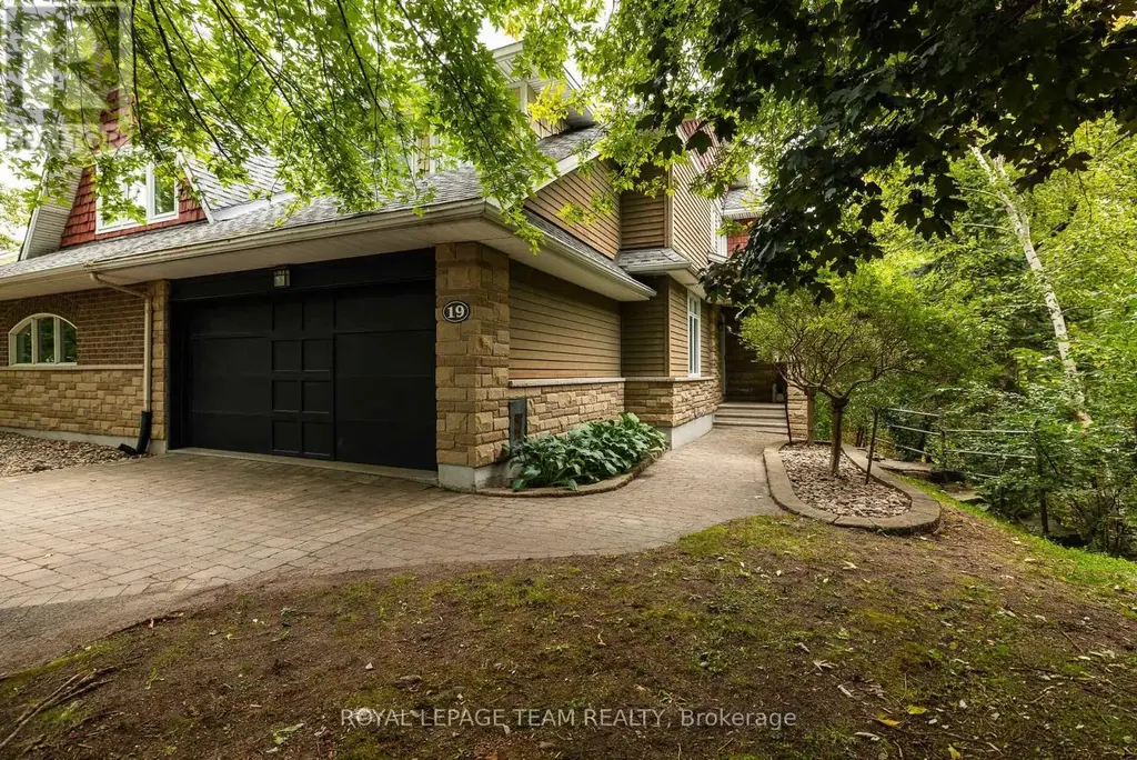 19 Creeks End Lane, Ottawa