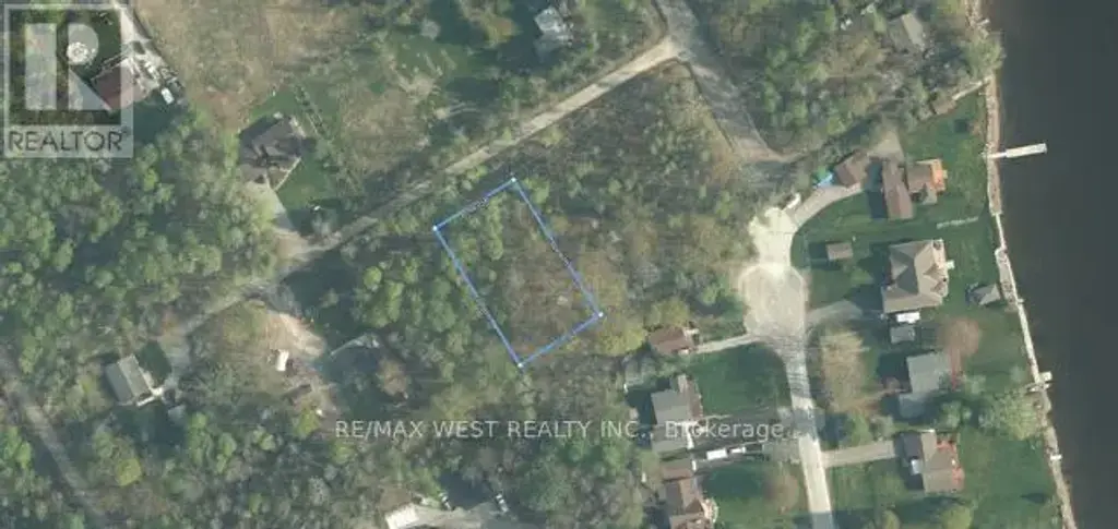 8 Crescent Drive, Tay