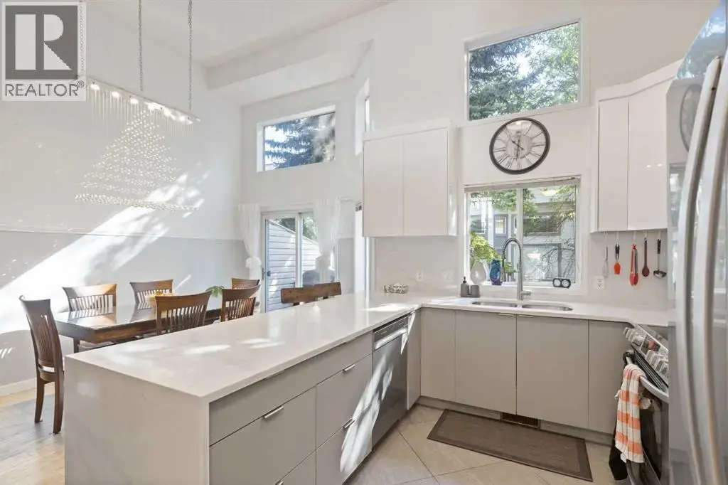 12 Kingsland Villas Sw, Calgary