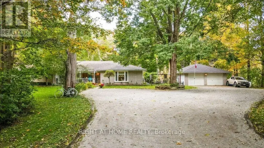 1602 County 92 Road, Springwater