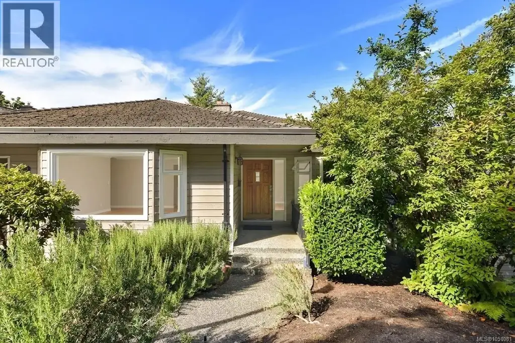 109 2829 Arbutus Rd, Saanich