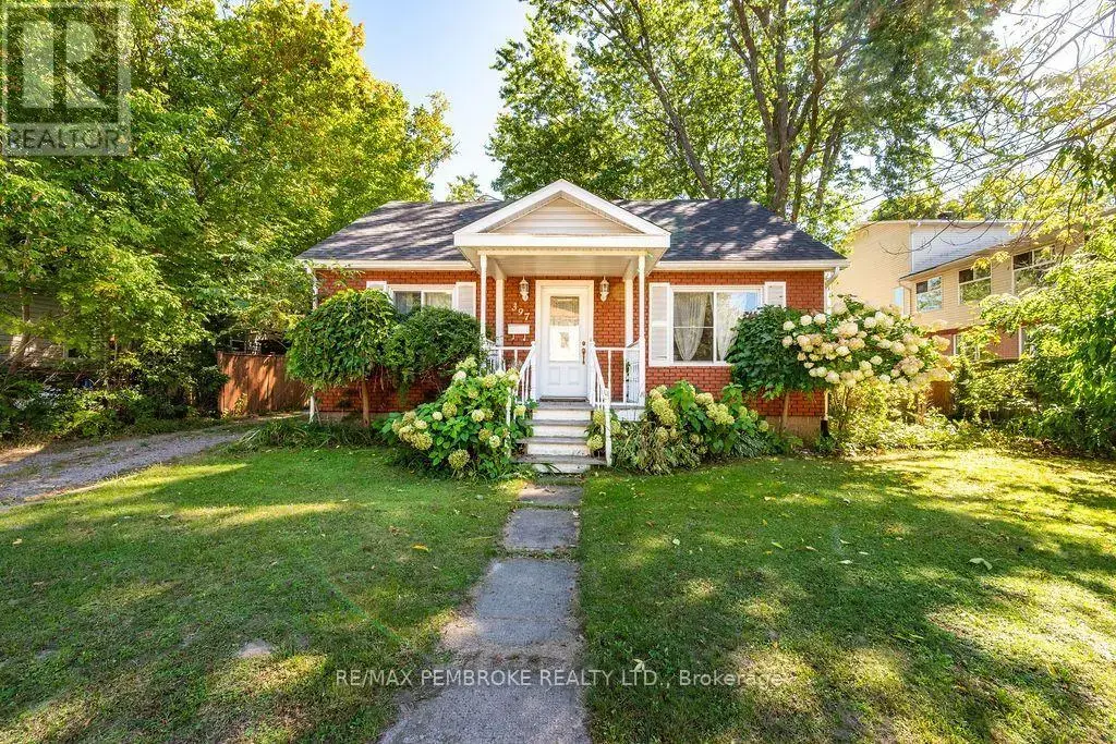397 Trafalgar Road, Pembroke