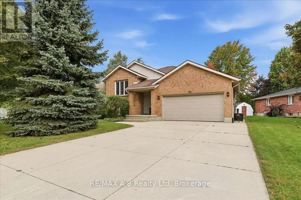 194 Norwood Court, Stratford