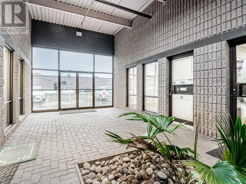 9 - 85 Ferrier Street, Markham (Milliken Mills West)