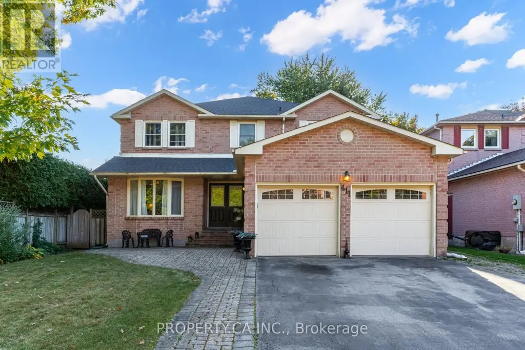 411 Freeman Crescent, Oakville (FA Falgarwood)