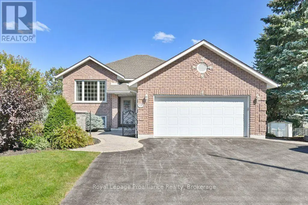 128 Maple Drive, Belleville (Belleville Ward)