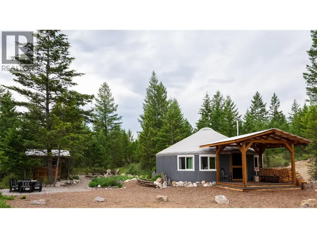 7058 95 Highway, Radium Hot Springs