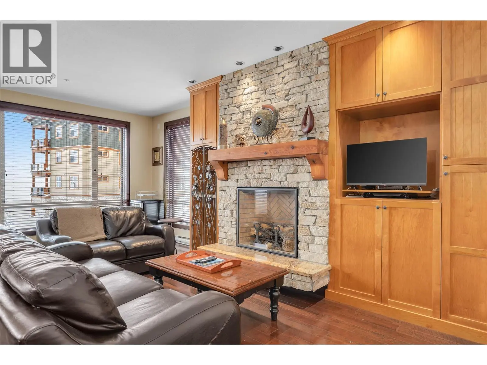 Photo of Listing #10402056