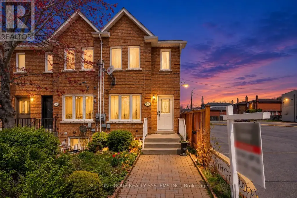 2138 Eglinton Avenue W, Toronto (Briar Hill-Belgravia)