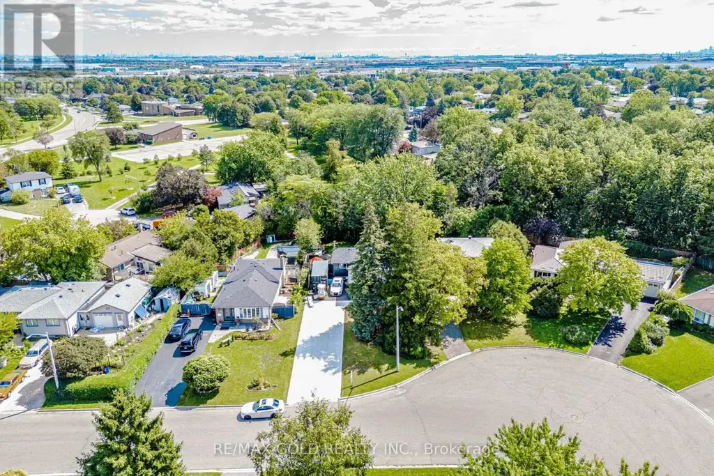 44 Deloraine Drive, Brampton (Southgate)