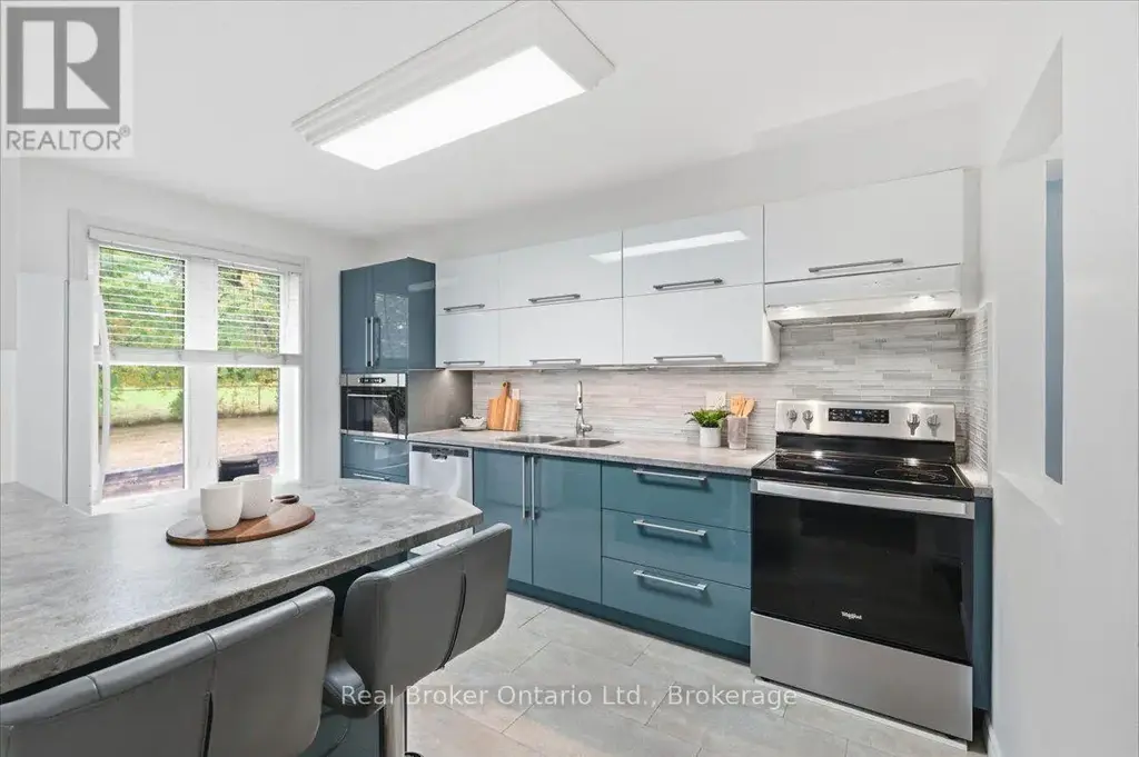 1569 Westminster Place, Burlington (Mountainside)