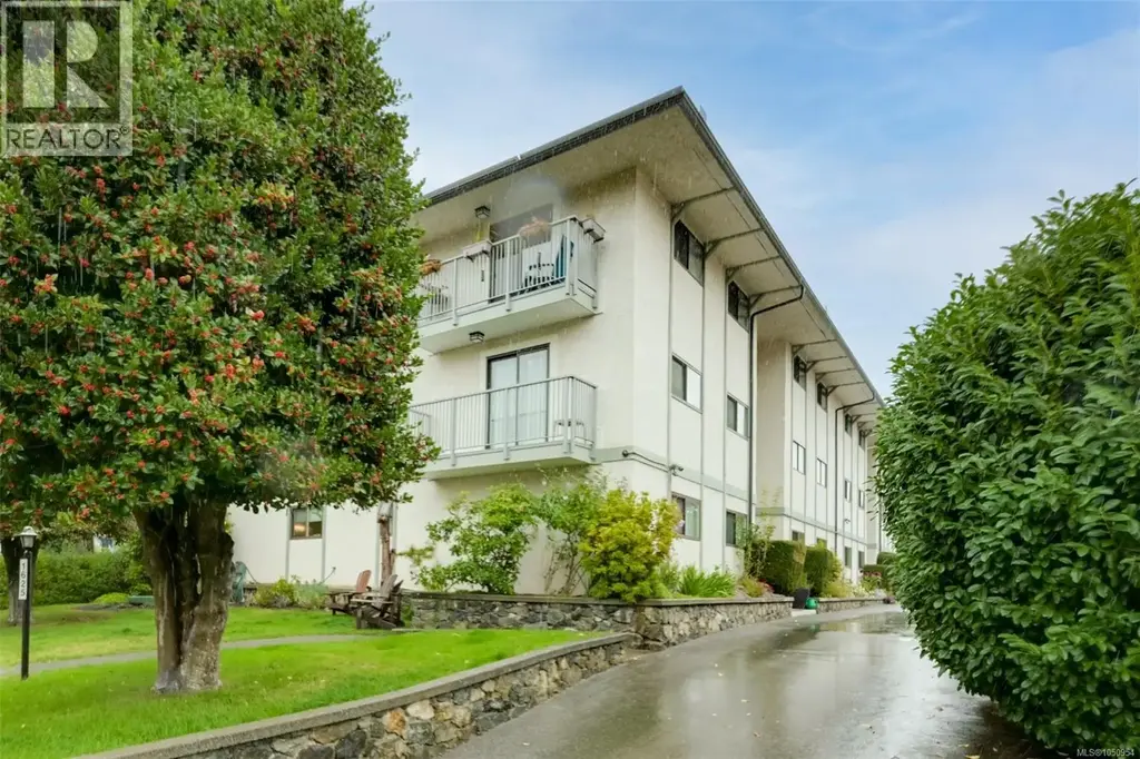 303 1625 Belmont Ave, Victoria