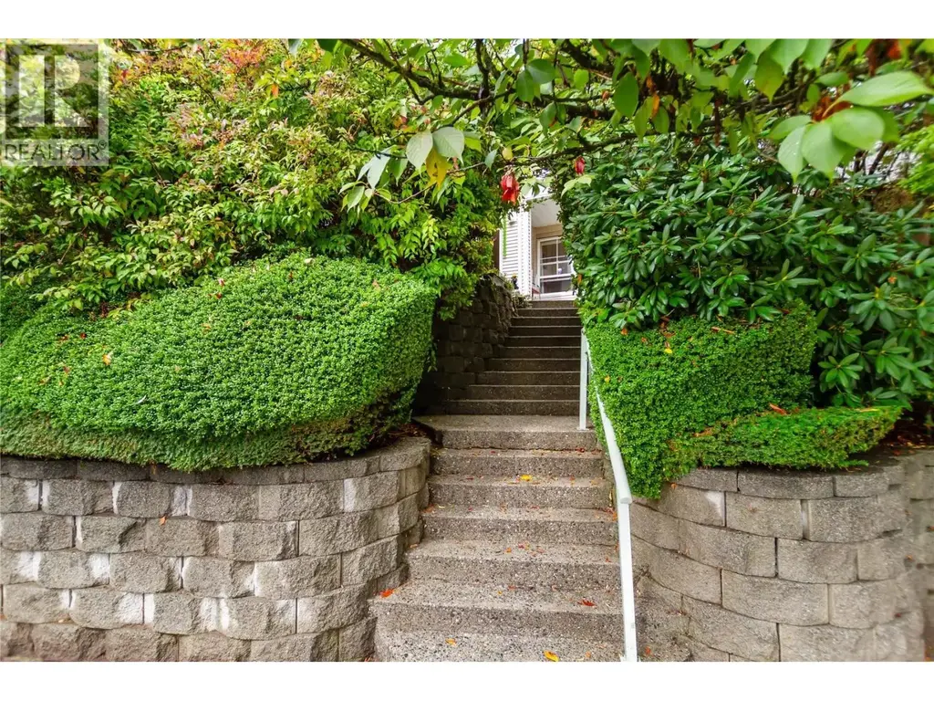 2 1383 Brunette Avenue, Coquitlam