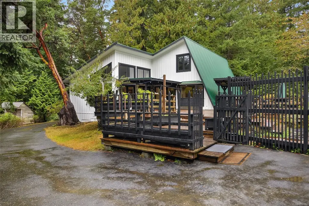 505 Bayview Dr, Mayne Island
