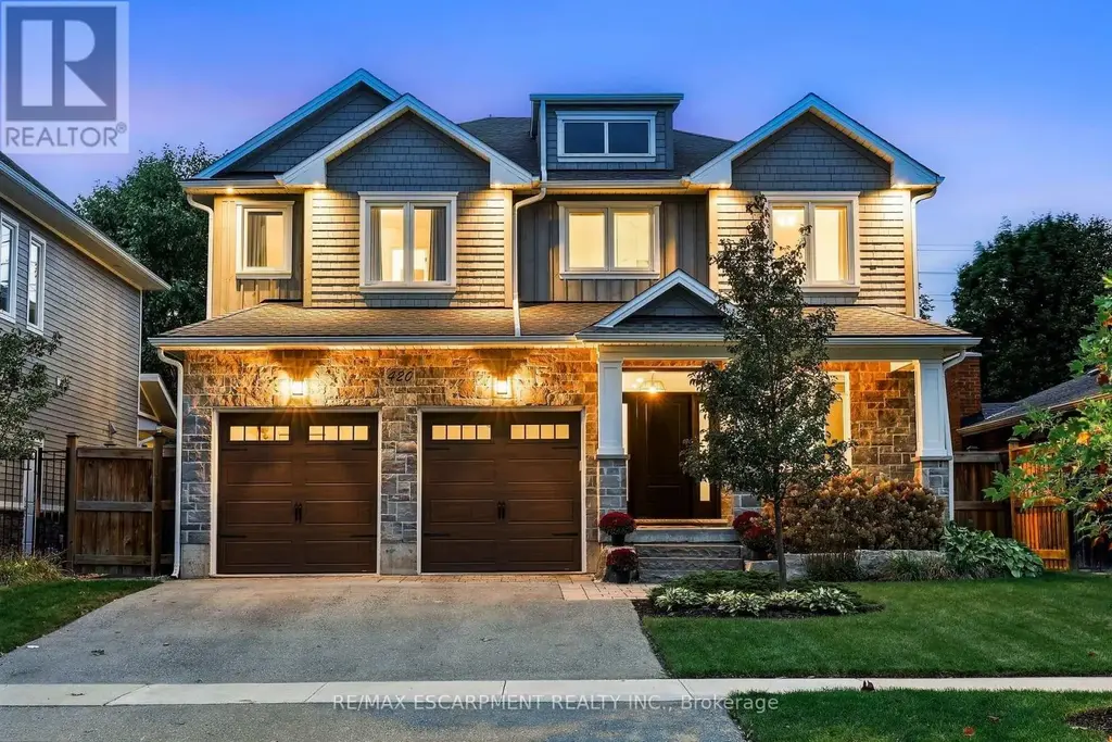 420 Oakwood Drive, Burlington (Roseland)