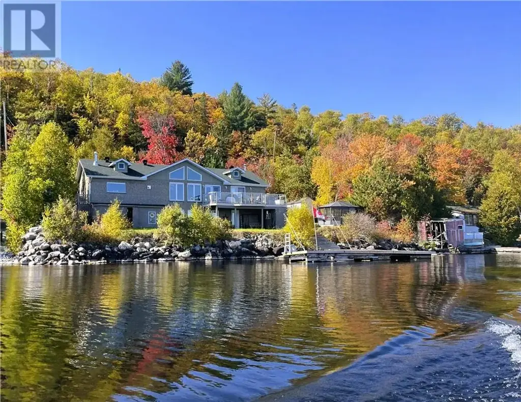 1675 West Bay Road, Garson