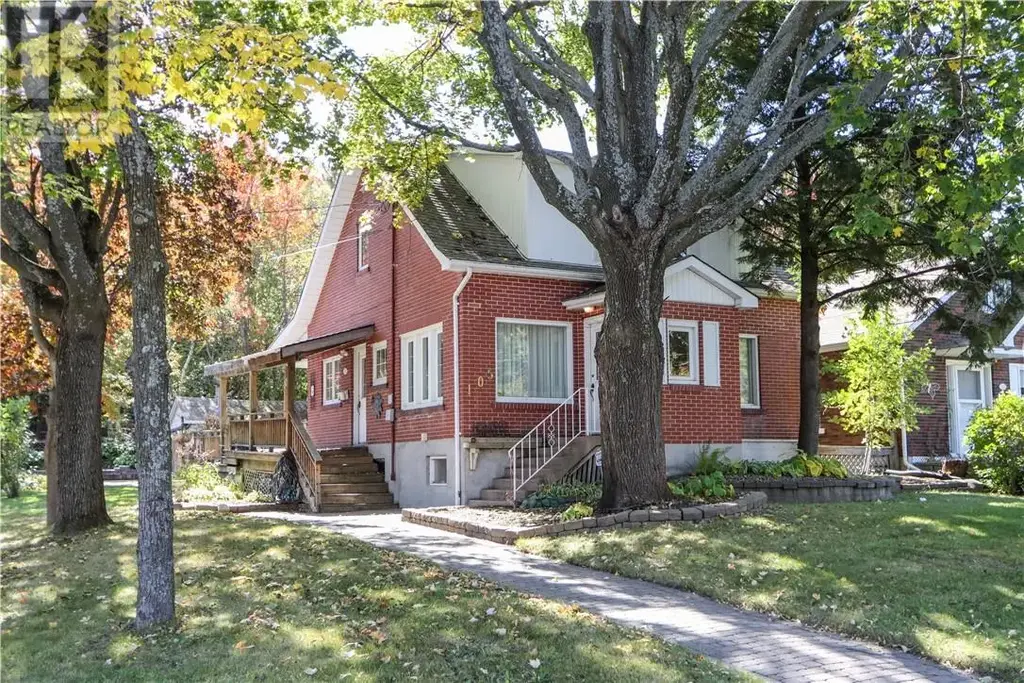 105 Wembley Drive, Sudbury