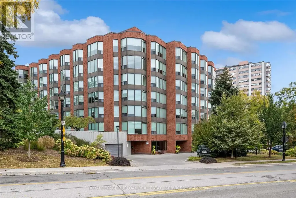 404 - 2121 Lakeshore Road, Burlington (Brant)