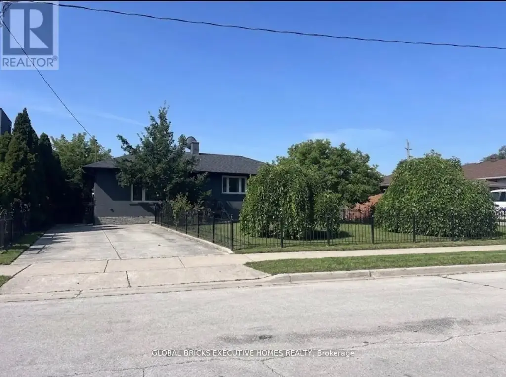 384 Ashbury Road, Oakville (WO West)