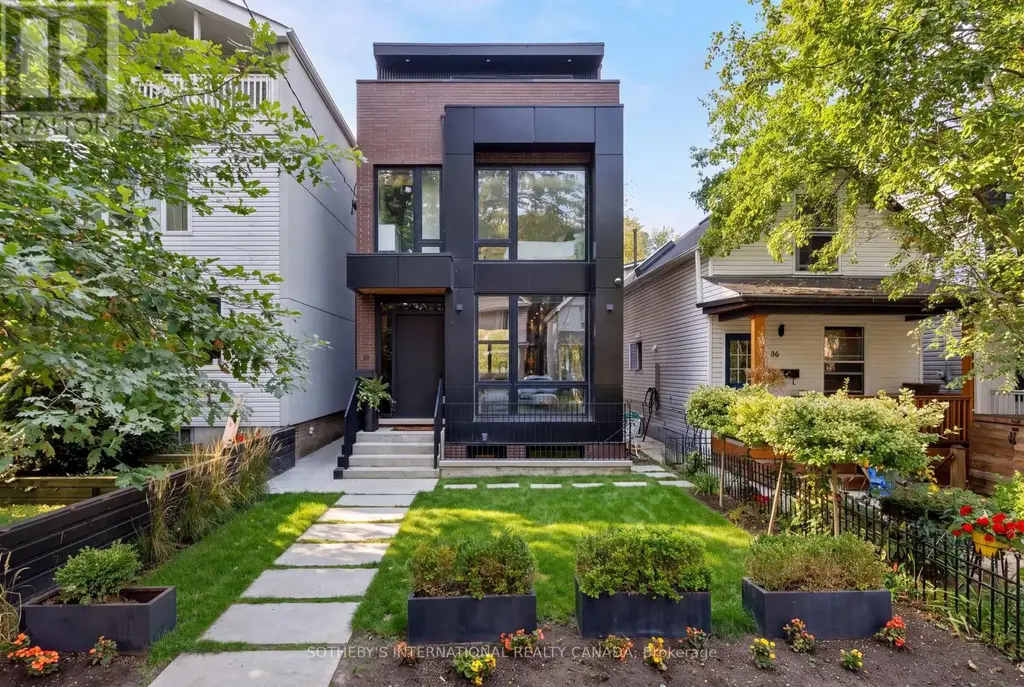 34 Hastings Avenue, Toronto (Blake-Jones)