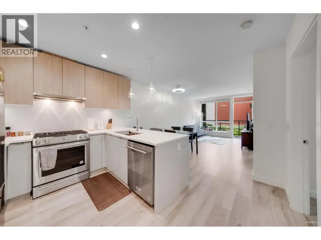 207 128 E 8th Street, North Vancouver