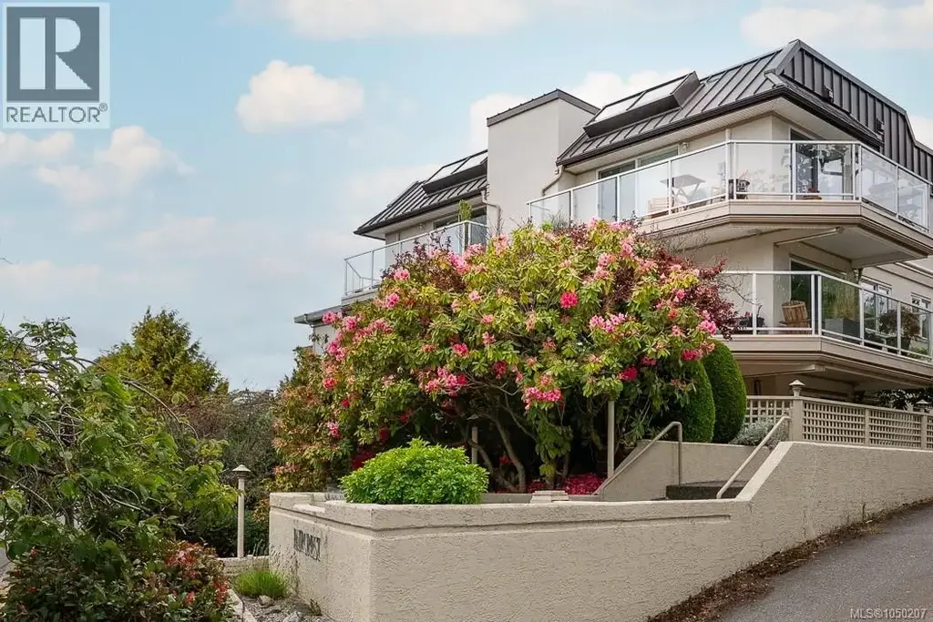 303 1158 Fairfield Rd, Victoria