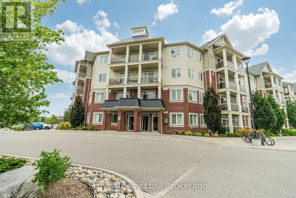 #225 80 Aspen Springs Drive, Clarington (Bowmanville)