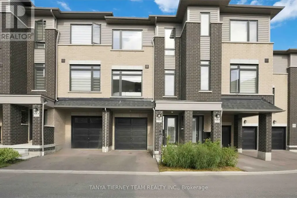 53 Emmas Way, Whitby (Taunton North)