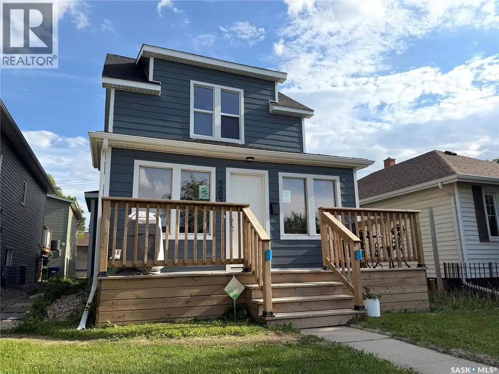 203 8th Street W, Saskatoon