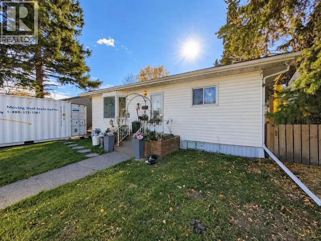 8119 34 Avenue Nw, Calgary