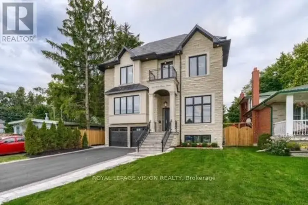 732 West Shore Boulevard, Pickering (West Shore)
