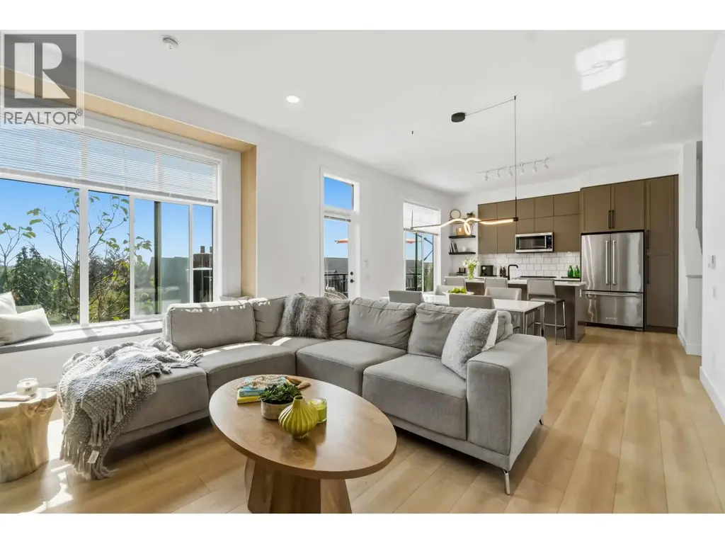 9 3552 Victoria Drive, Coquitlam