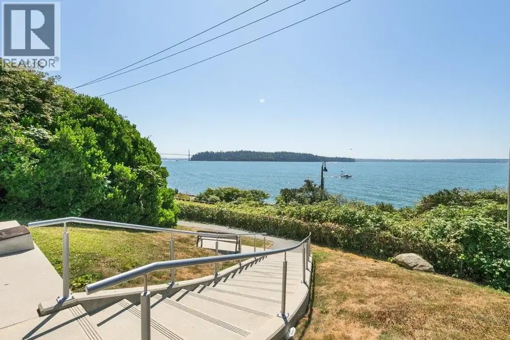 208 2119 Bellevue Avenue, West Vancouver