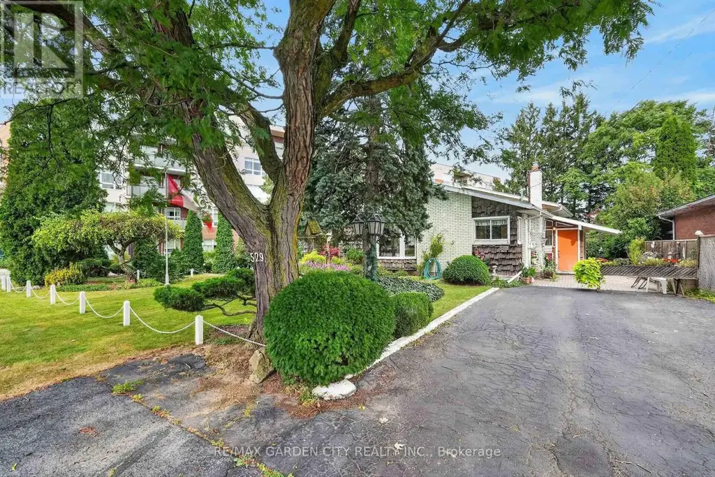 529 Carlton Street, St. Catharines (Carlton/Bunting)