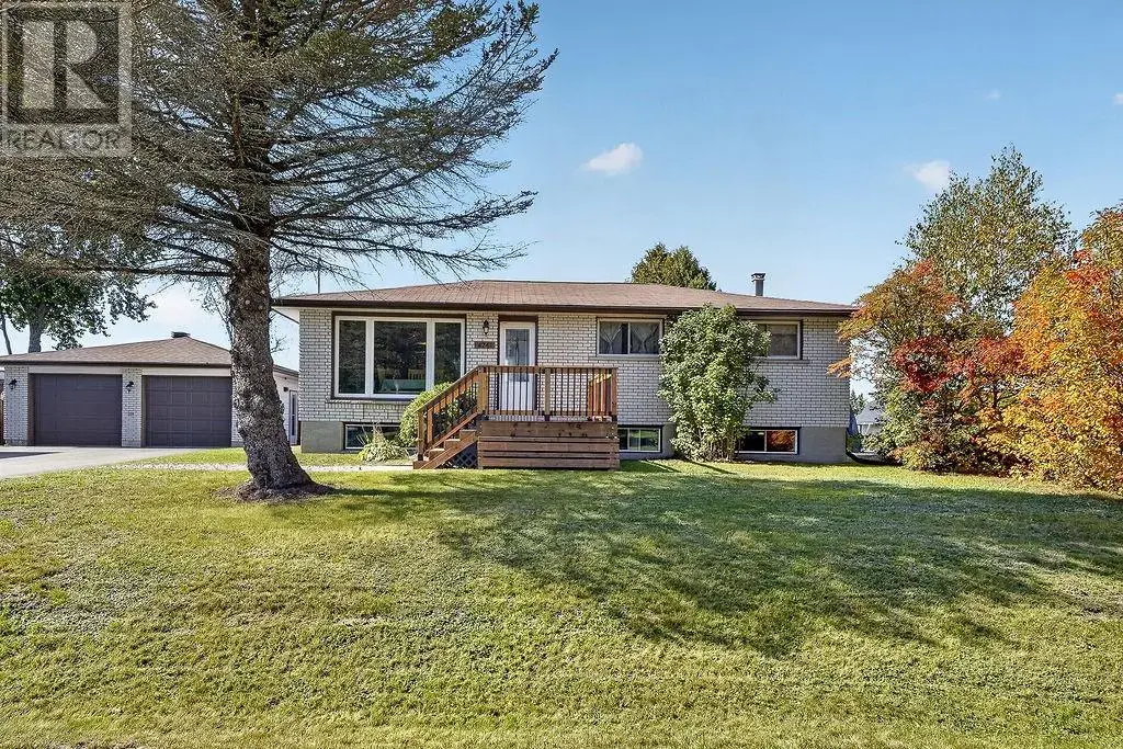 4241 Addy Crescent, Hanmer