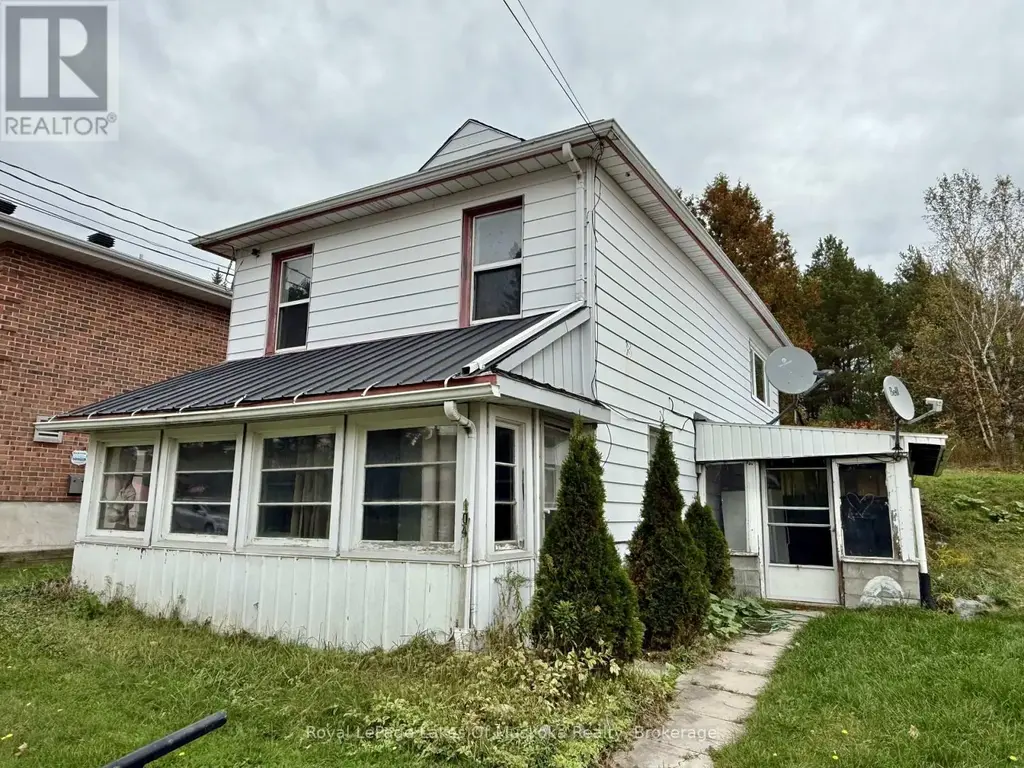 104 Ontario Street, Burk's Falls