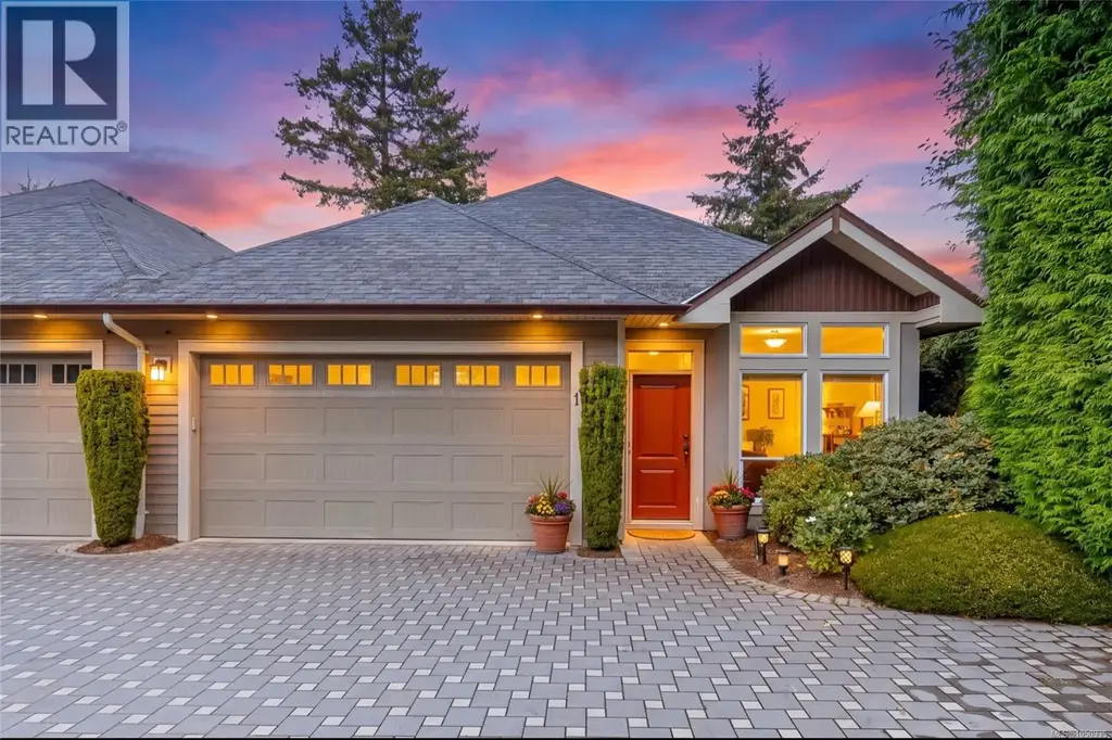 1 551 Bezanton Way, Colwood