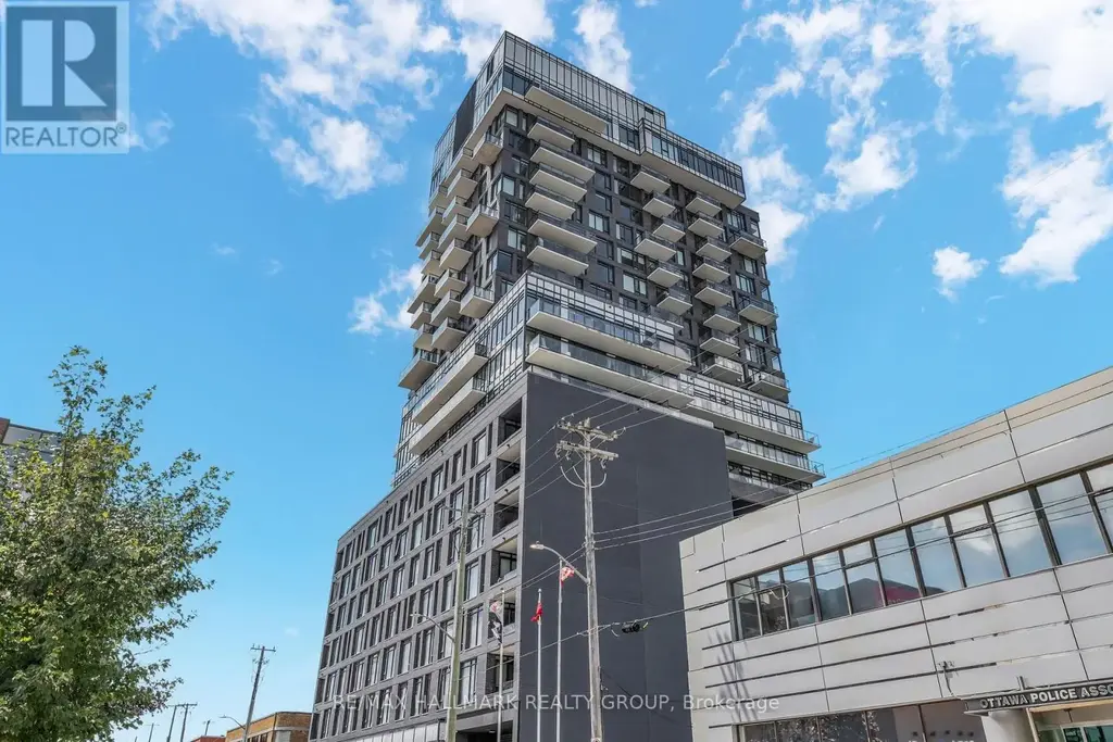 902 - 203 Catherine Street, Ottawa