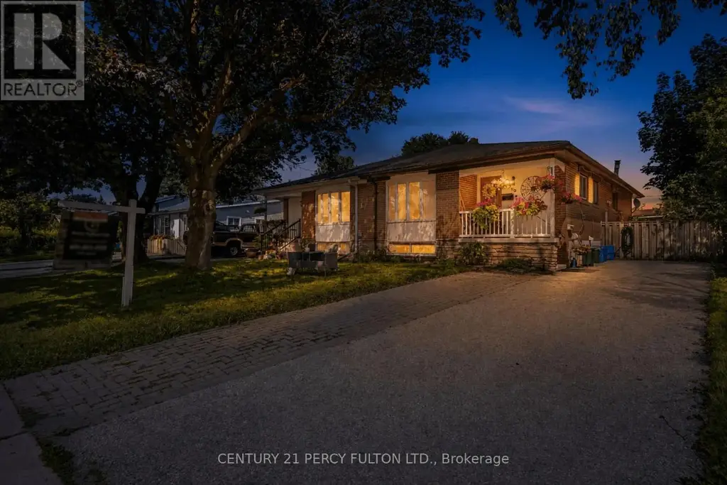 719 Balaton Avenue, Pickering (Bay Ridges)