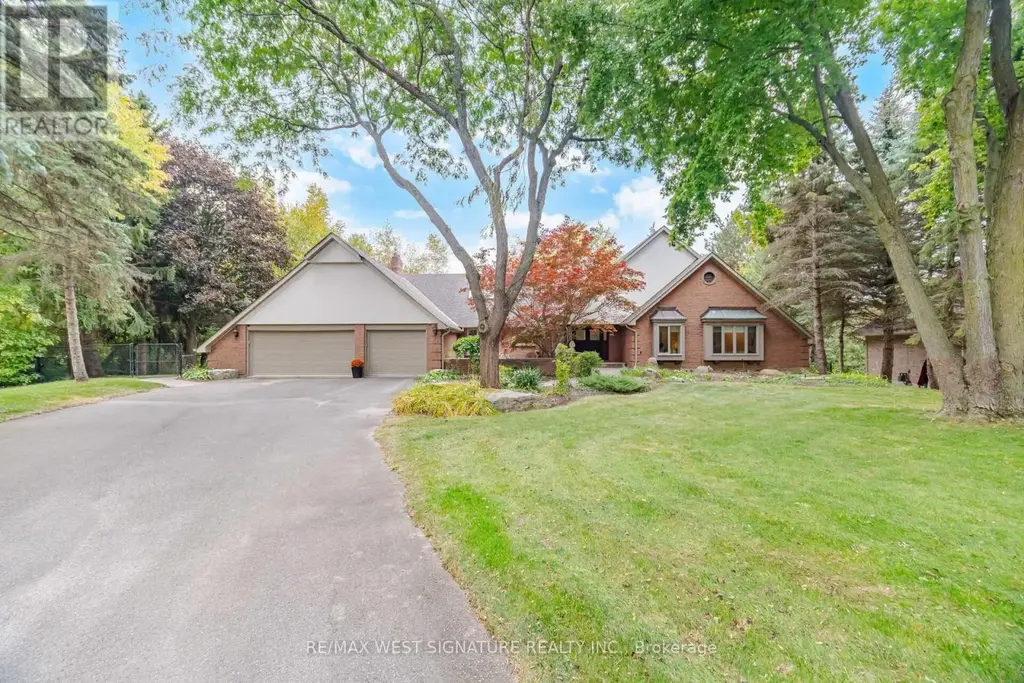 42 Hedgerow Court, Vaughan (Kleinburg)