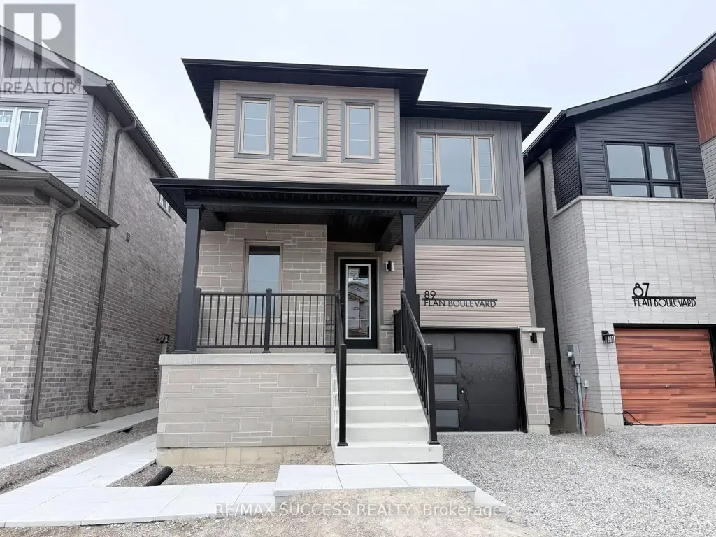 89 Flan Boulevard, Barrie