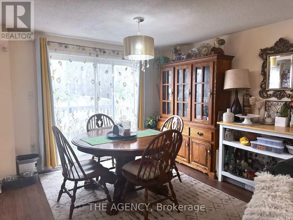 18 Srigley Street, Barrie (Holly)
