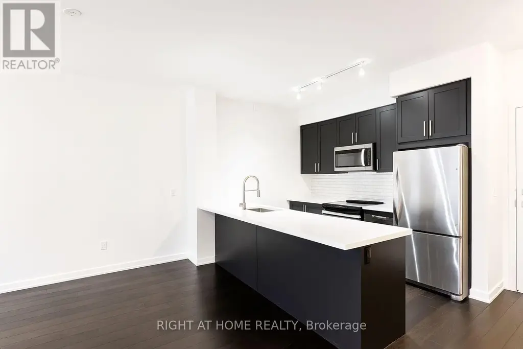 Th15 - 4055 Parkside Drive, Mississauga (City Centre)