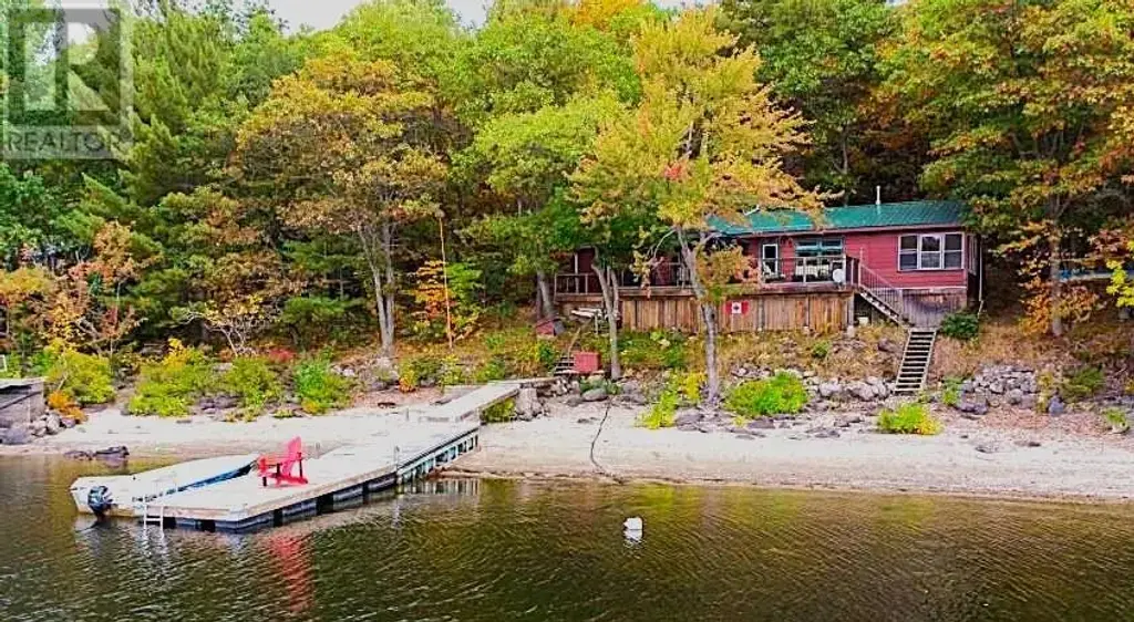 23 Four Mile Island, Alban