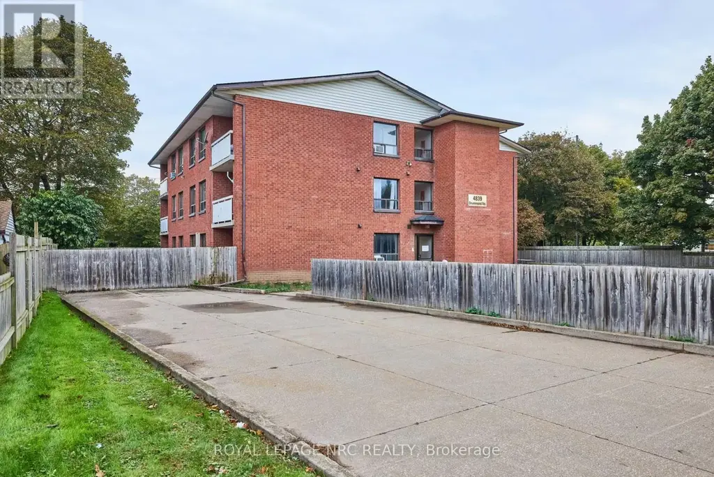 11 - 4839 Drummond Road, Niagara Falls (Morrison)