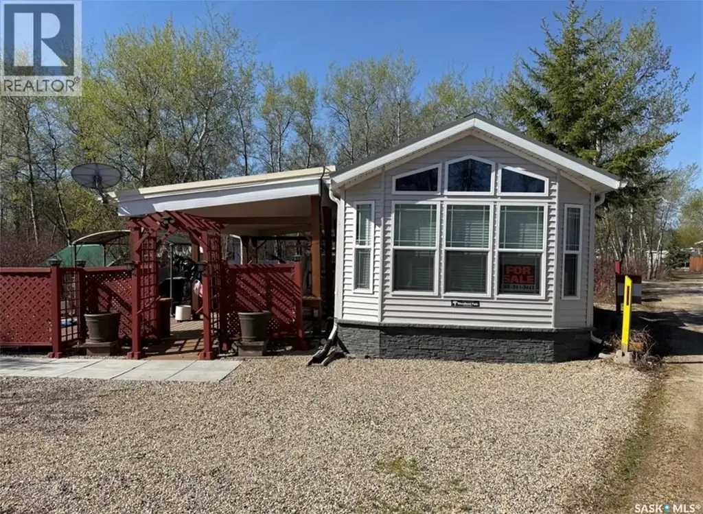 14 Regional Park Road, Wakaw Lake