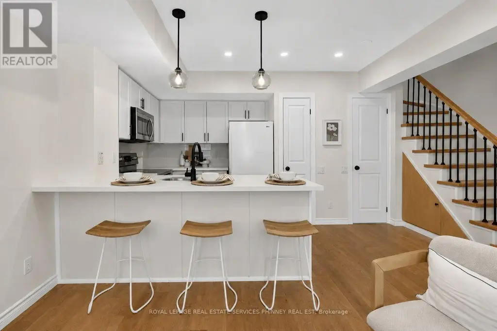 50 - 93 The Queensway, Toronto (High Park-Swansea)