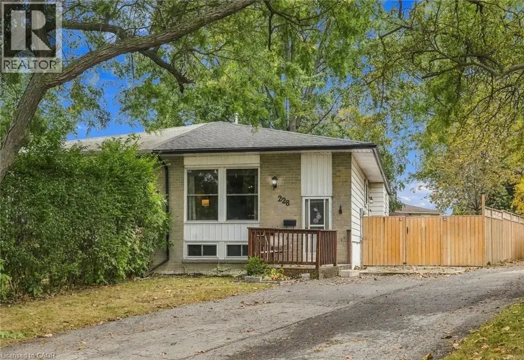 228 Golden Orchard Drive, Hamilton